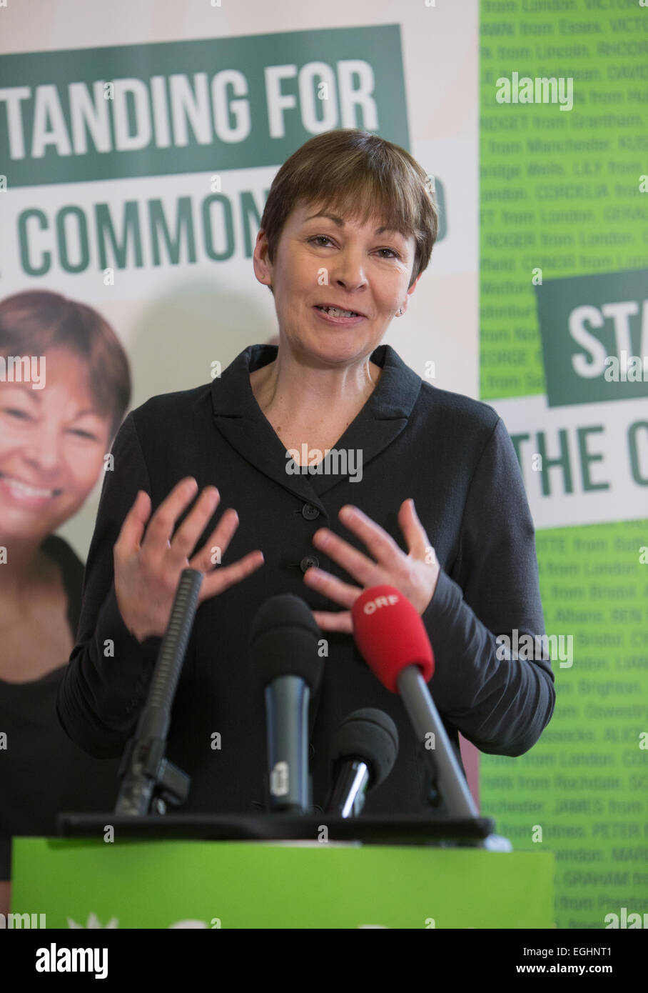 Caroline Lucas, MP para el Pabellón de Brighton, habla en el lanzamiento electoral del partido verde Foto de stock