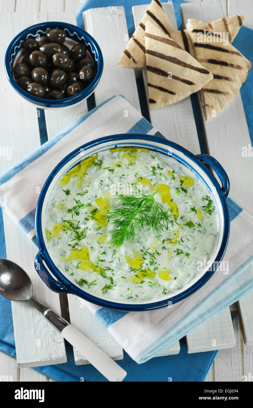 Tzatziki. Yogur y pepino saborear con