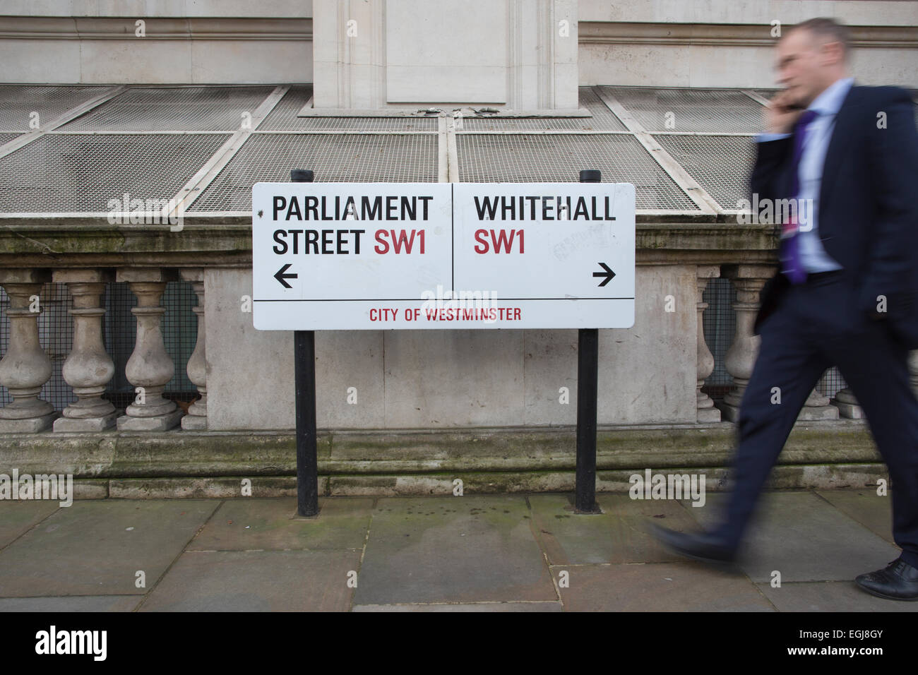 Signo de Whitehall y Parliament Street, Westminster, Londres, Inglaterra, Reino Unido. Foto de stock