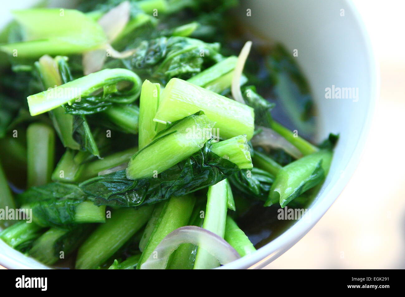 Las verduras cocidas en un cuenco Foto de stock