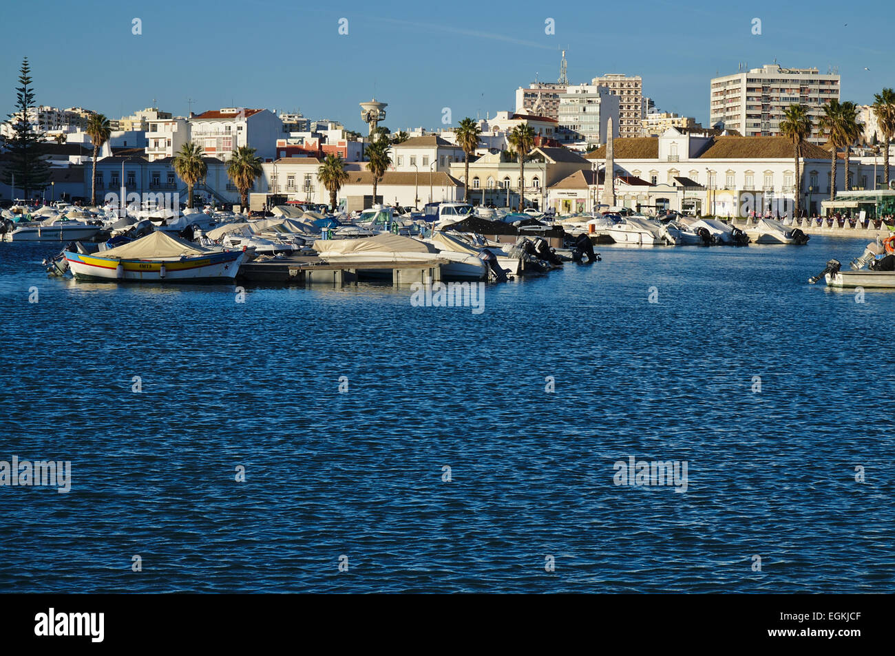 Puerto deportivo de la ciudad de Faro, Algarve, Portugal Fotografía de  stock - Alamy