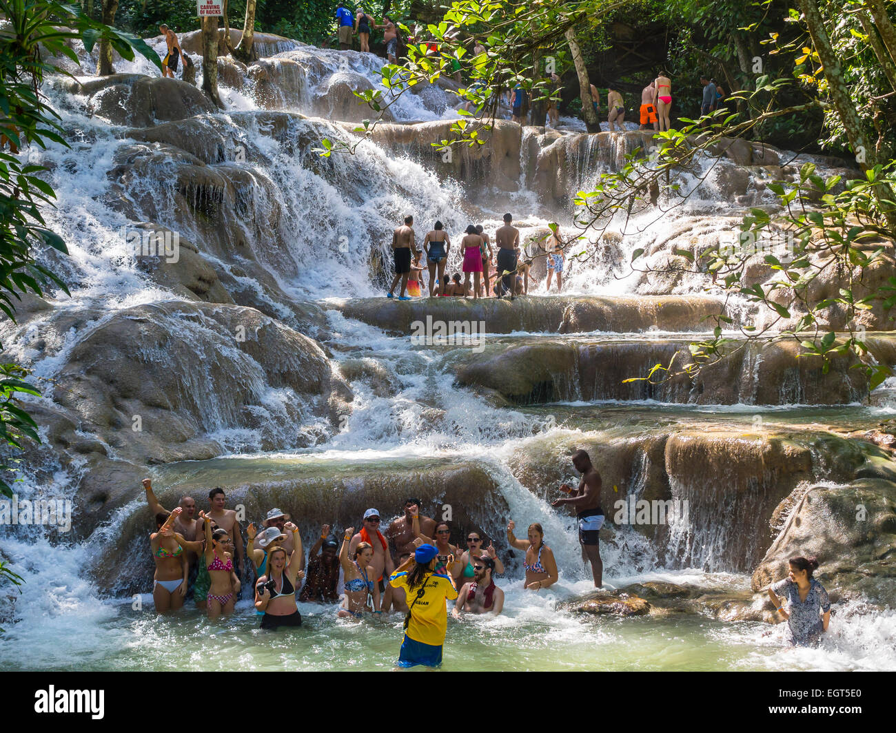 Ocho rios jamaica waterfall fotografías e imágenes de alta resolución -  Alamy