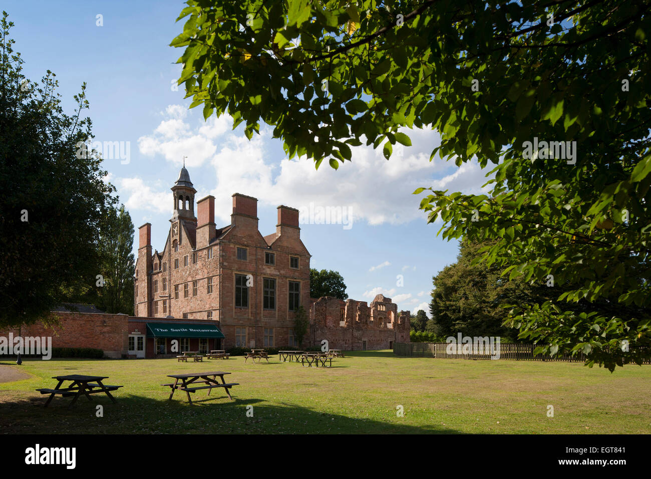 Rufford Abbey en el South Lawn, Nottinghamshire, Inglaterra, Reino Unido. Foto de stock