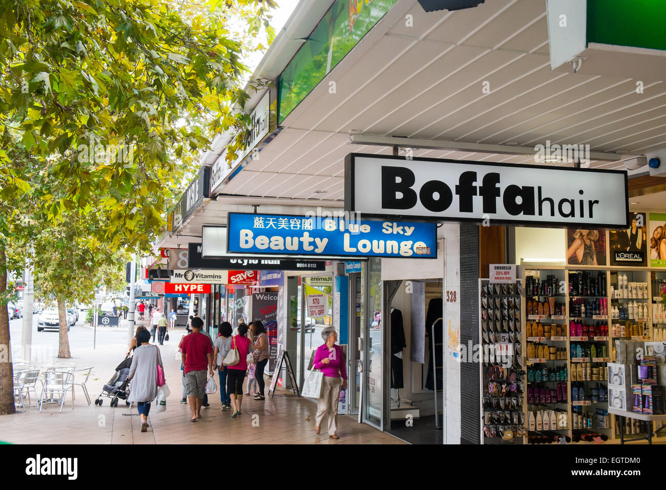 Barrio Victoria: Regalan zapatos mientras haces tus compras navideñas