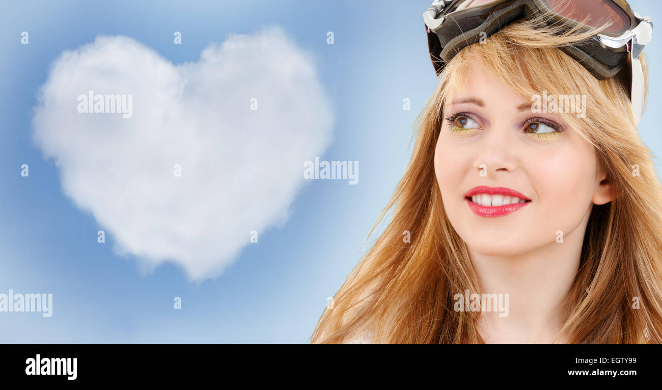 Sonriente adolescente en snowboard gafas Foto de stock