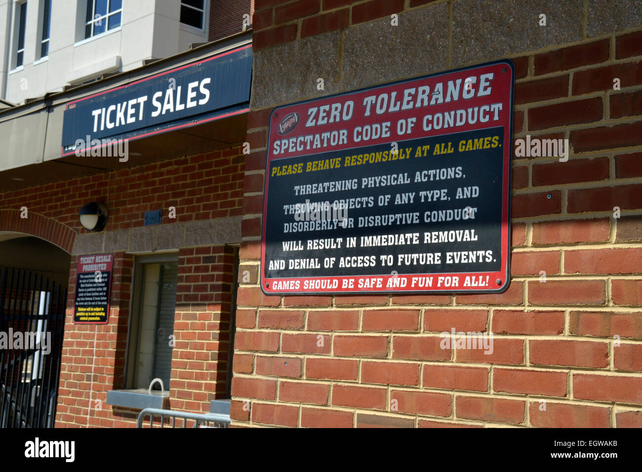 Signo de conducta en la ventanilla de venta de tickets en Maryland University Foto de stock