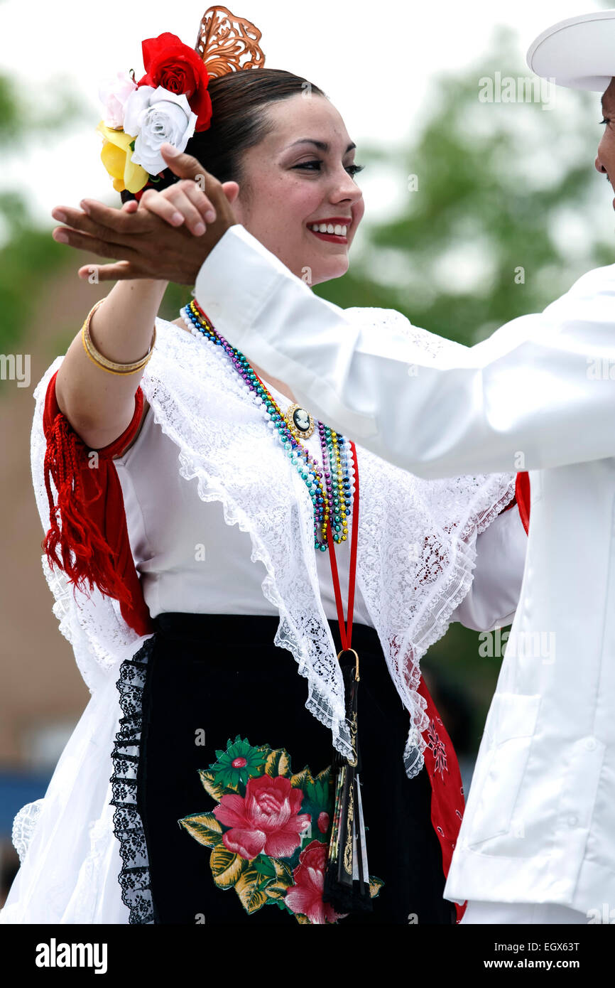 Bailarines mexicanos, el Cinco de Mayo Fiesta, Old Mesilla, Las Cruces, Nuevo México, EE.UU. Foto de stock