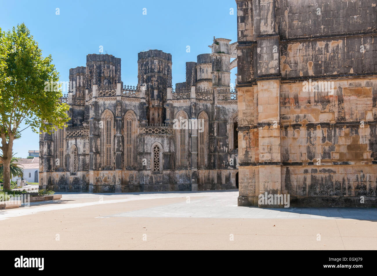Las capillas inacabadas en monasterio de Batalha en Portugal Foto de stock
