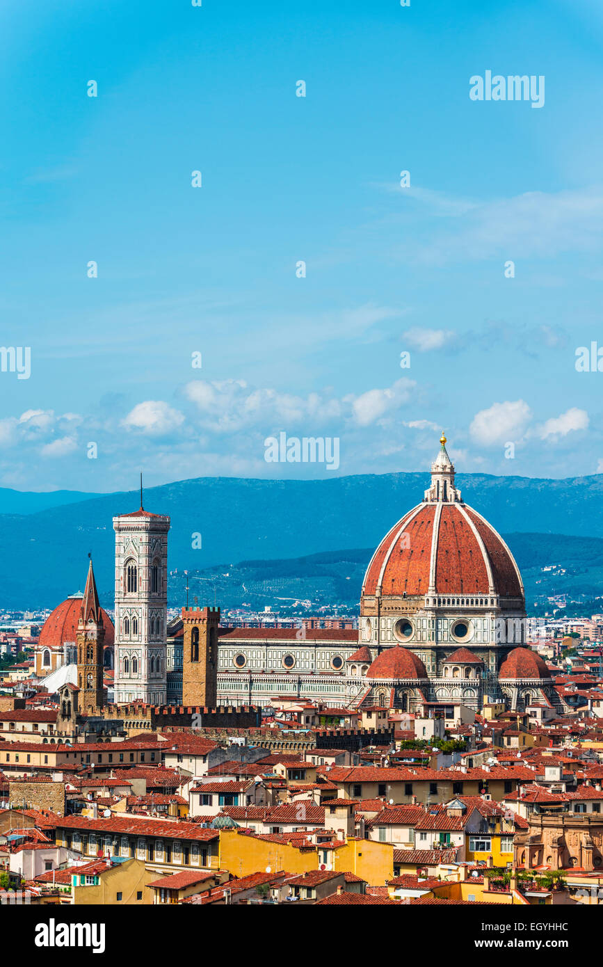 La Catedral de Florencia, con la cúpula de Brunelleschi, Sitio del Patrimonio Mundial de la UNESCO, Florencia, Toscana, Italia Foto de stock