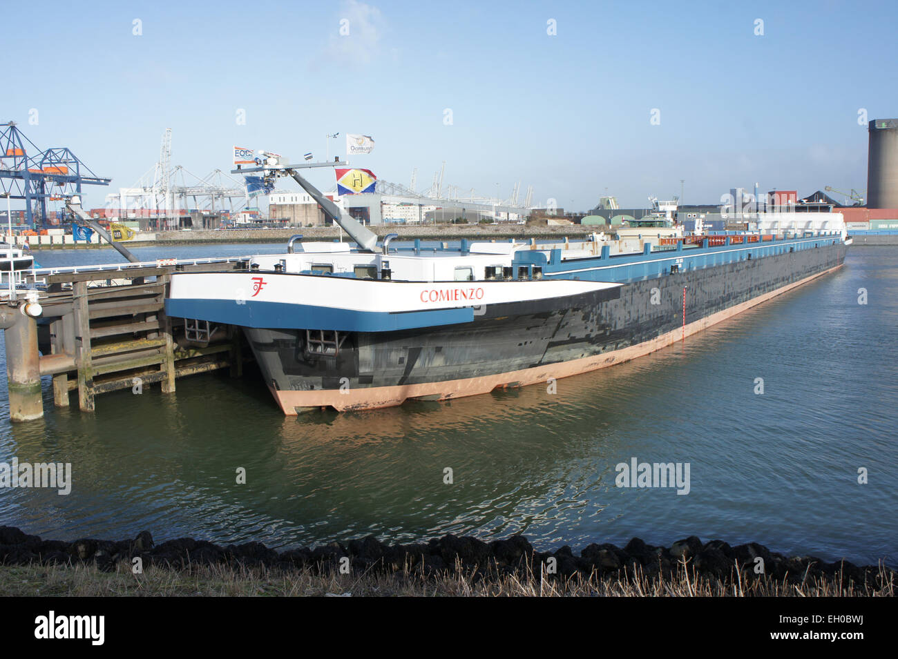 Comienzo de ENI, Hartelhaven 02329316, el puerto de Rotterdam, pic3 Foto de stock