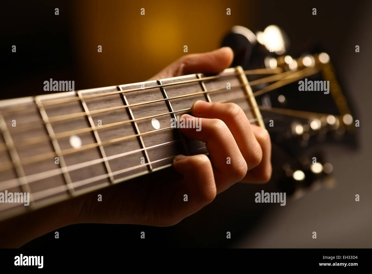 Tocando Guitarra Espaã±ola Fotos e Imágenes de stock - Página 8 - Alamy