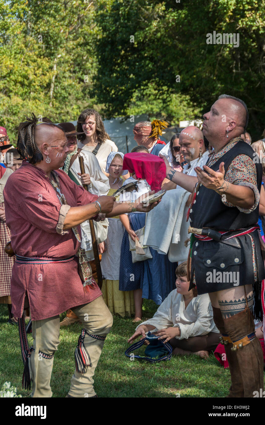 Cherokee tradicional ceremonia nativa americana realizada en Fort Boonesborough Kentucky Foto de stock