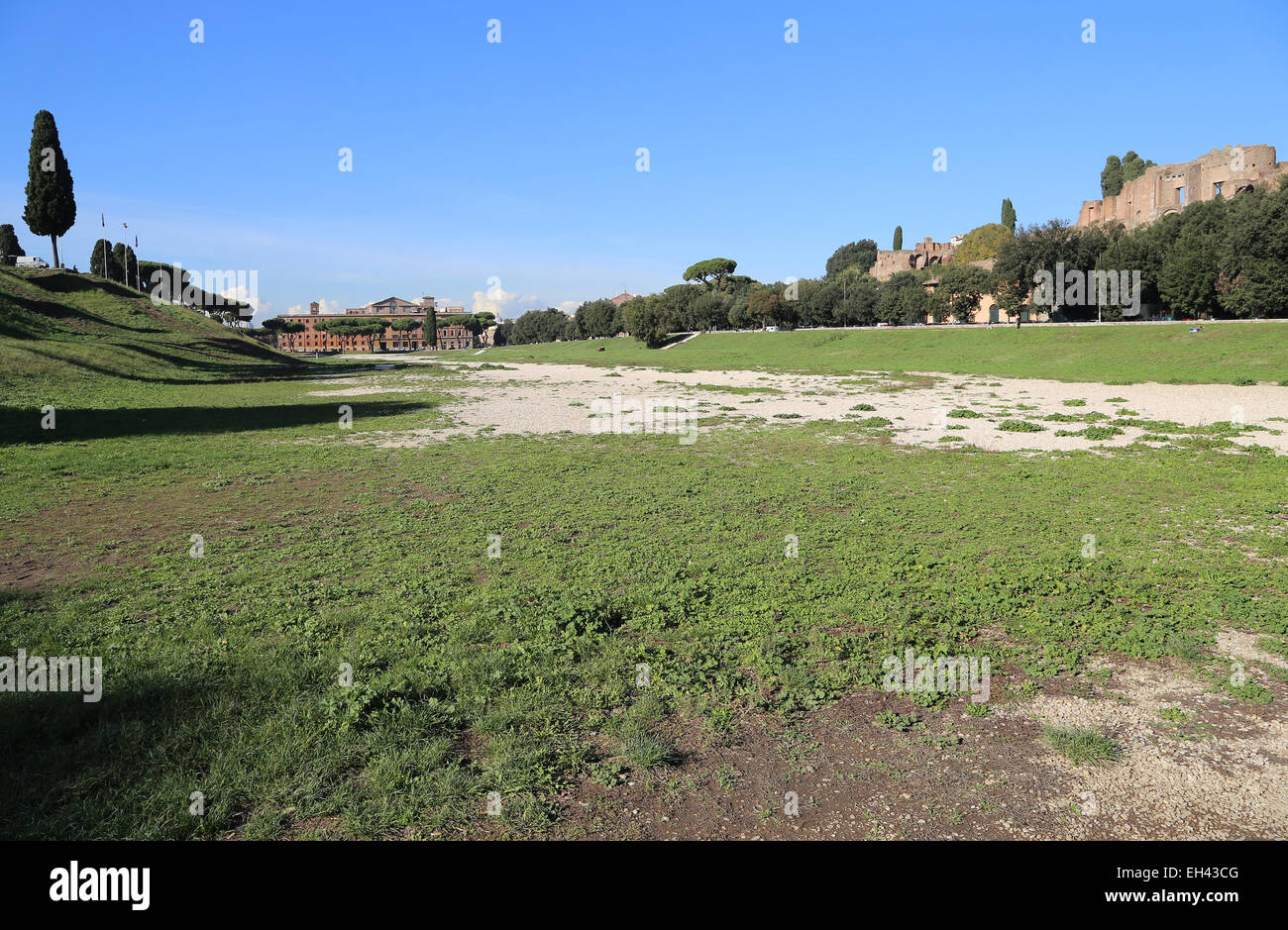 Italia. Roma. Circus Maximus. El antiguo estadio de carreras de cuádrigas romanas. Vista. Ruinas. Foto de stock