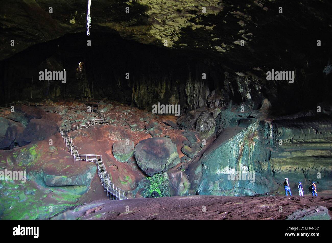 Malasia, Sarawak, Miri, explorando las cuevas Niah Foto de stock
