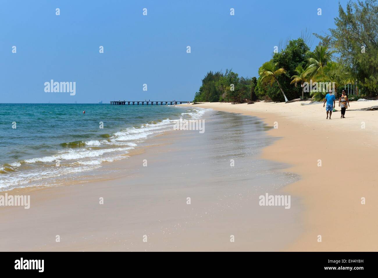 Gabón, Estuaire Provincia, la Pointe Denis playa enfrente de Libreville, al otro lado del estuario del Gabón Foto de stock