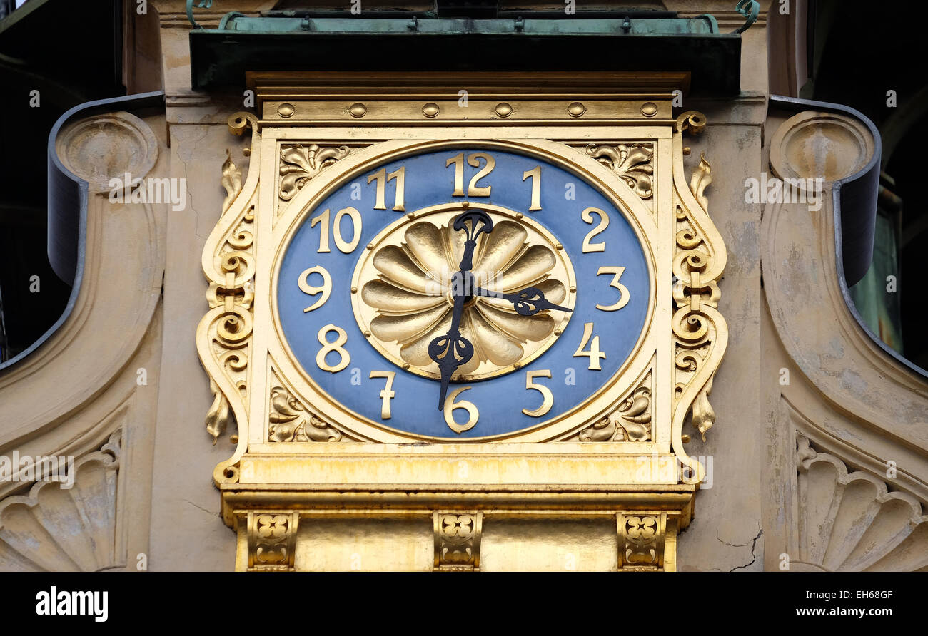 Reloj Glockenspiel en Graz, Estiria, Austria, el 10 de enero de 2015. Foto de stock