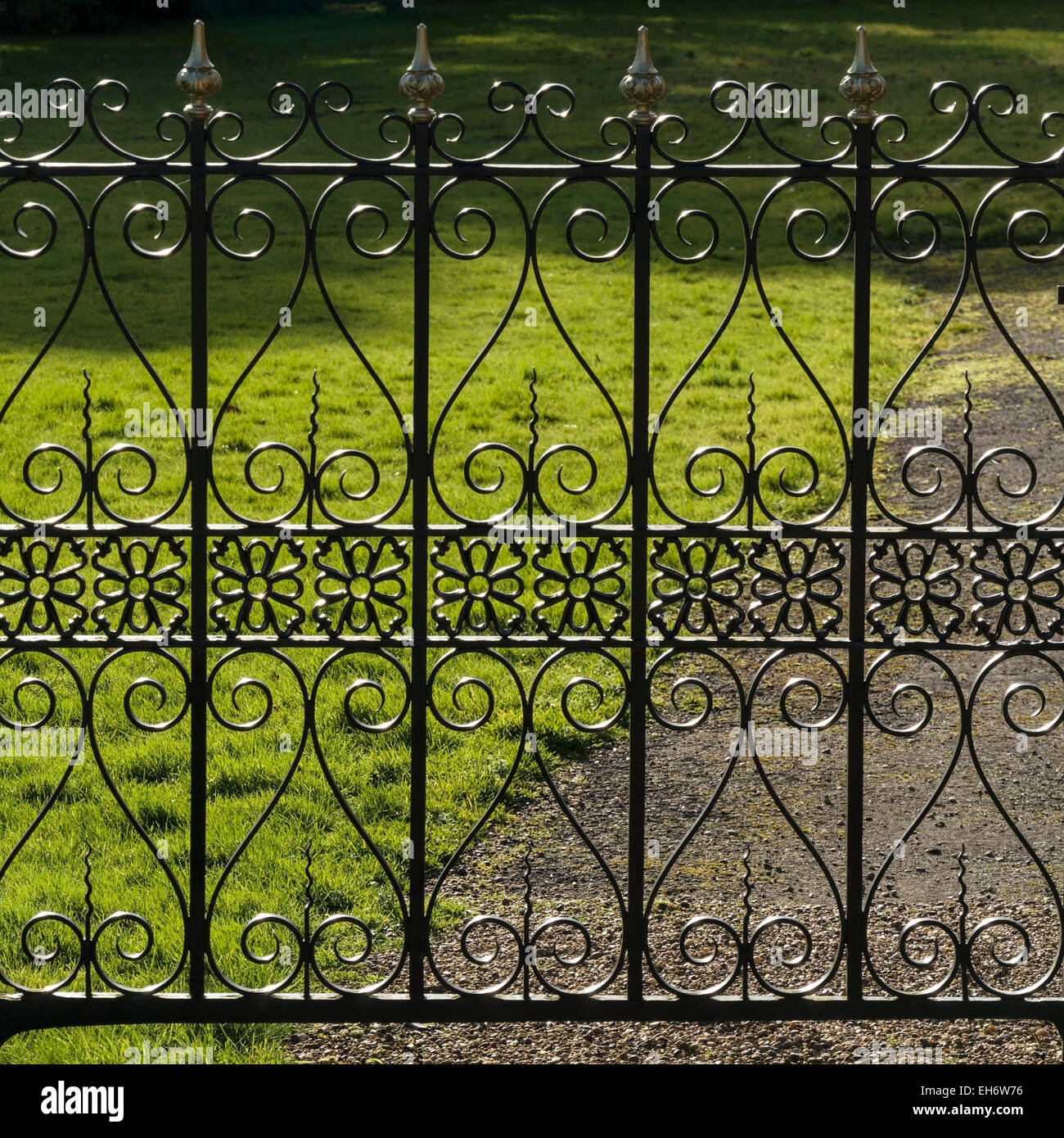 Puertas de hierro forjado fotografías e imágenes de alta resolución - Alamy