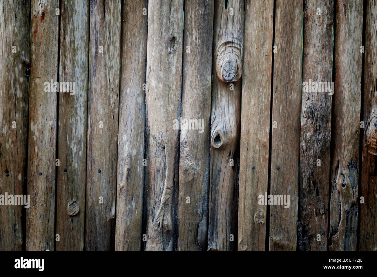 Viejas paredes de madera para la imagen de fondo. Foto de stock