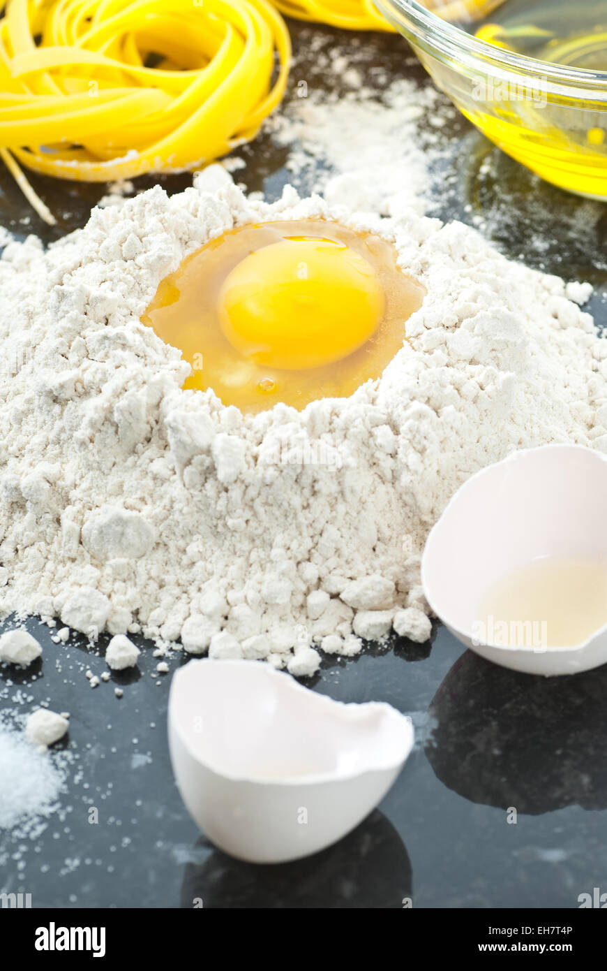 Ingredientes para las pastas caseras. Foto de stock