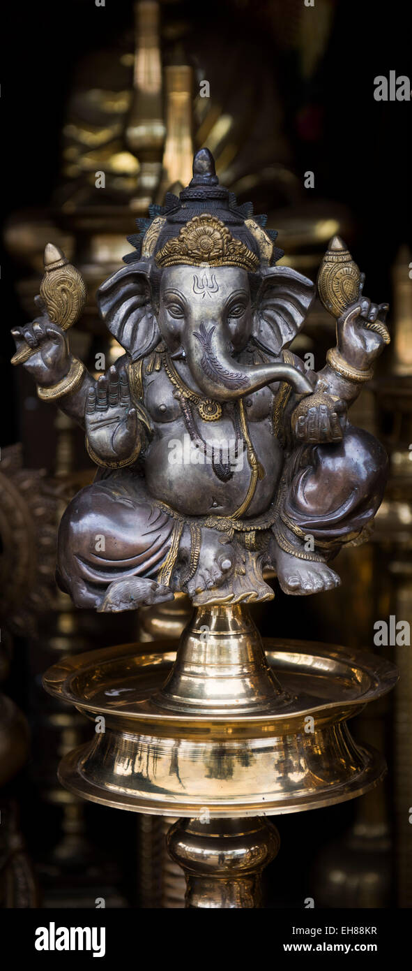 Ganesha escultura metálica, Mannar, Kerala, India Foto de stock