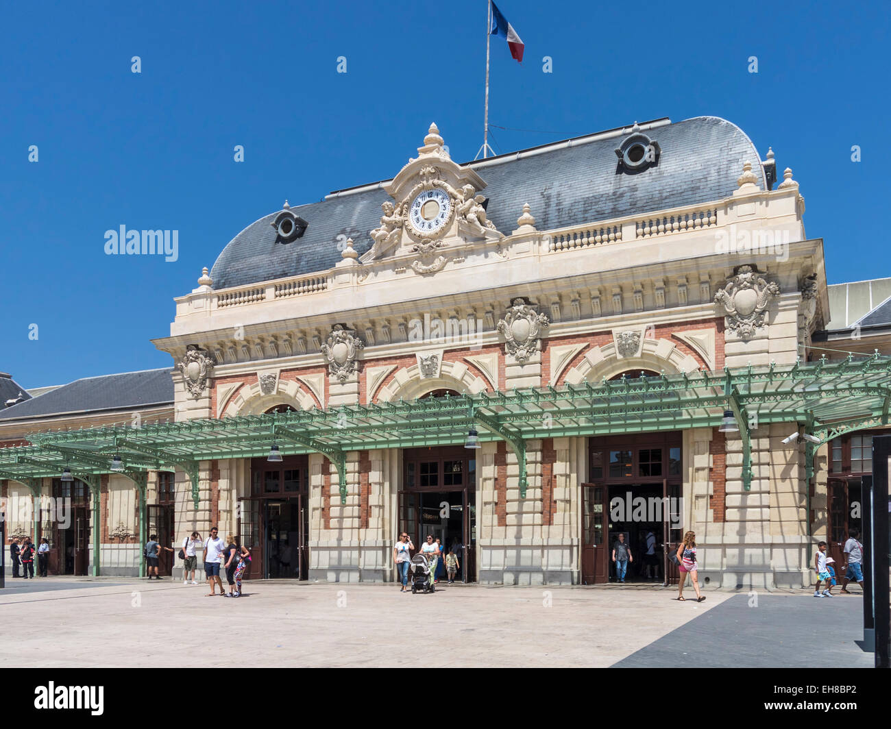 La estación de ferrocarril, Niza, Francia, Europa Foto de stock