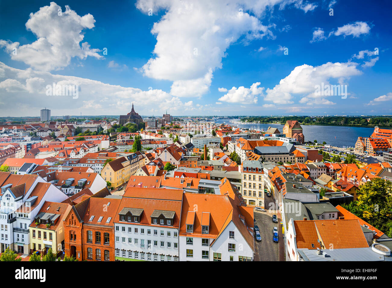 Rostock, Alemania antiguo panorama de la ciudád. Foto de stock