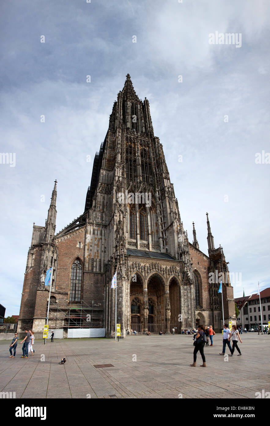 La catedral de Ulm, Alemania, el centro de pueblo panorama Foto de stock