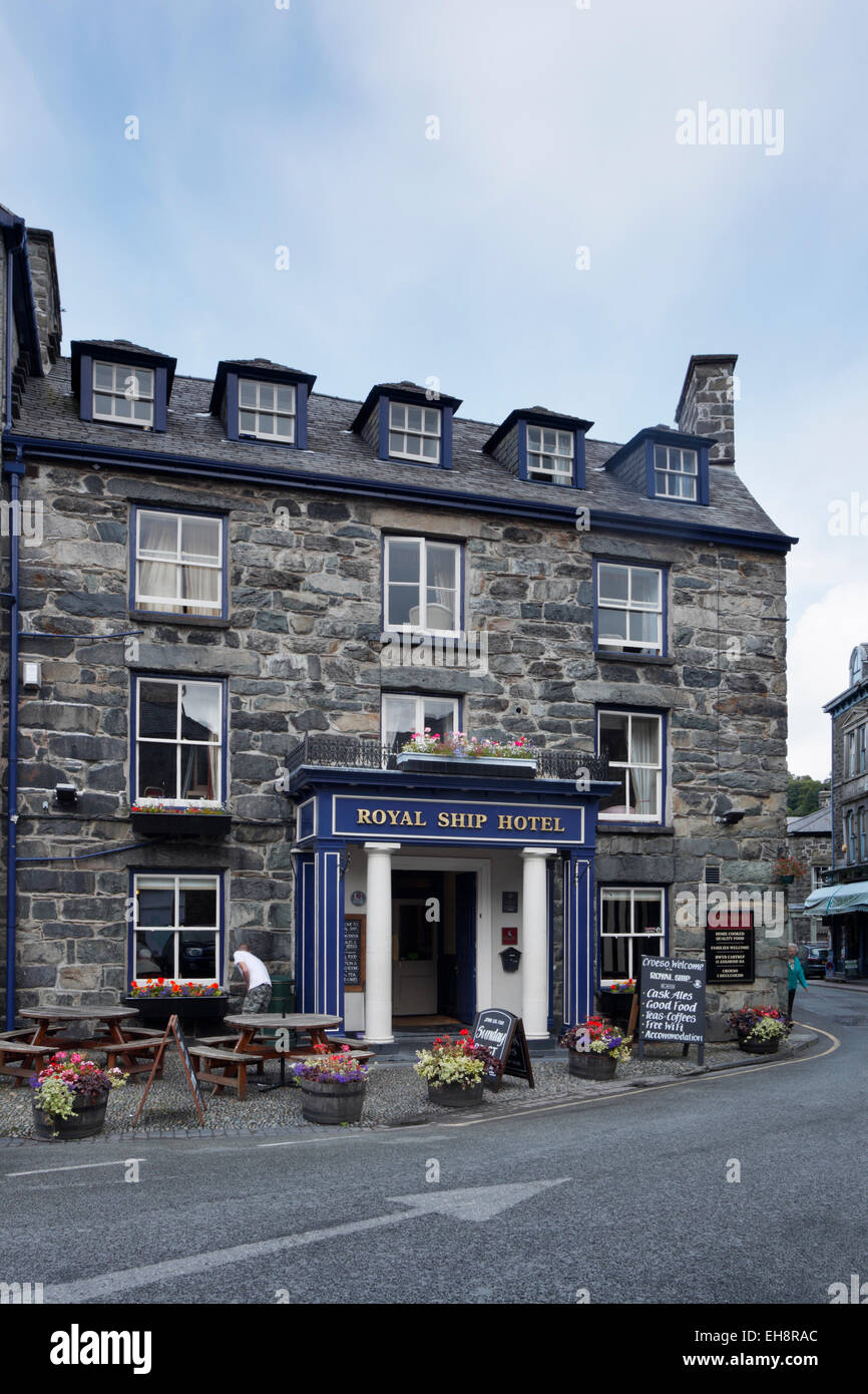 El Barco Real Hotel en Dolgellau. El Parque Nacional de Snowdonia, Gwynedd, Gales, Reino Unido. Foto de stock