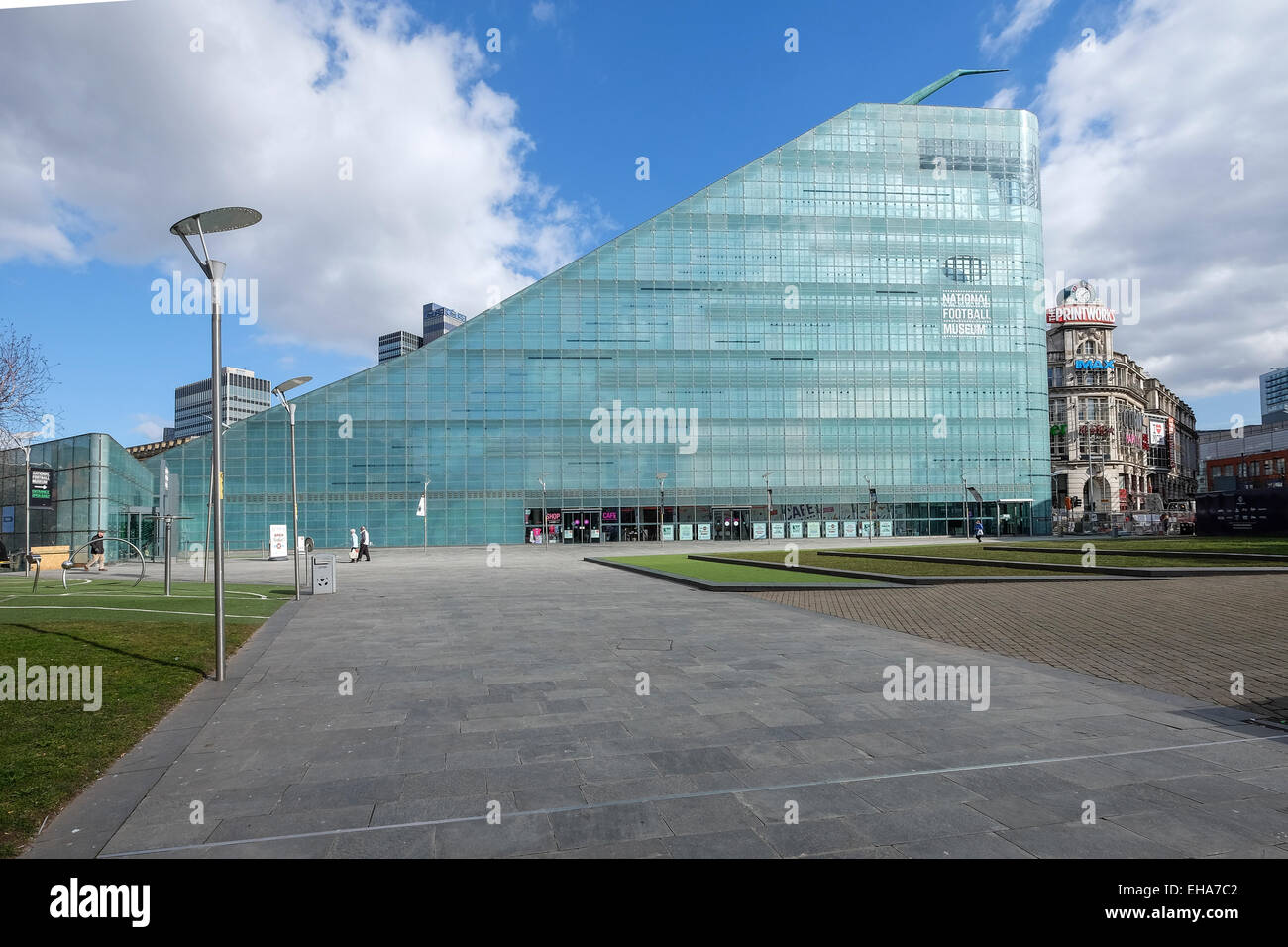 Manchester, Inglaterra: El Urbis edificio alberga el Museo Nacional del fútbol en Manchester. Foto de stock