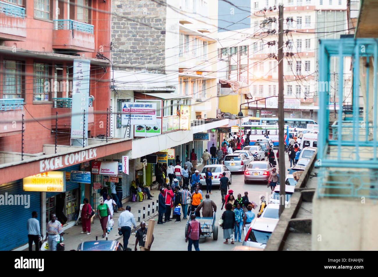 Vista elevada de Dubois Street, el centro de Nairobi, Kenya Foto de stock