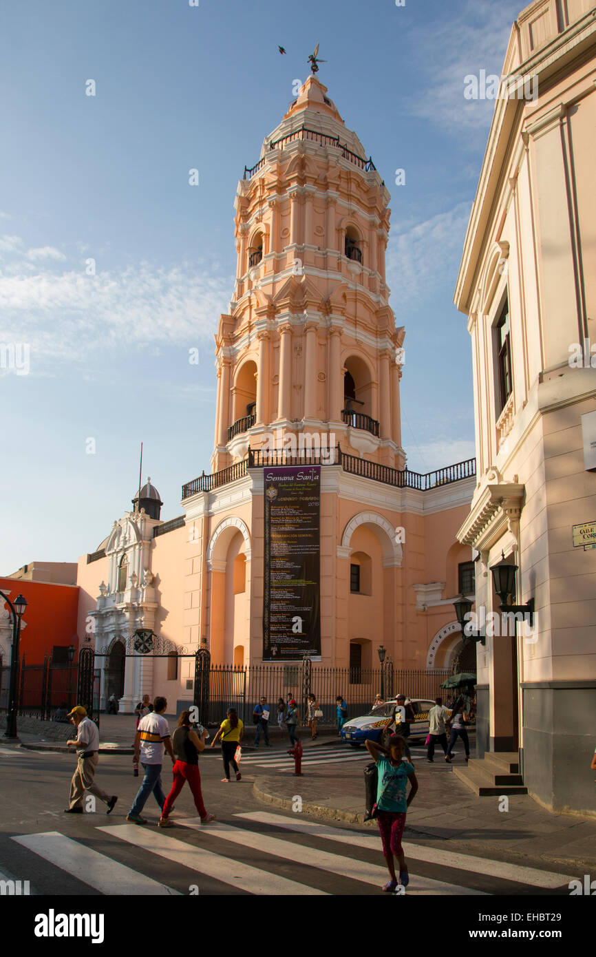 Convento de Santo Domingo, la Ciudad de los Reyes, el centro histórico de la ciudad, Lima, Perú. Foto de stock