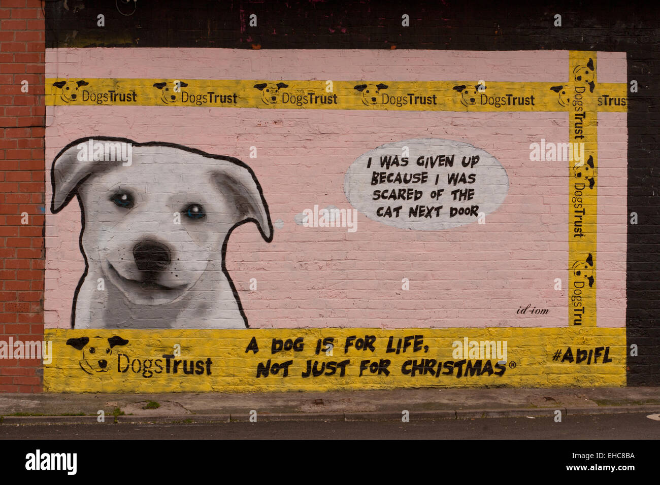 Perro graffiti fotografías e imágenes de alta resolución - Alamy