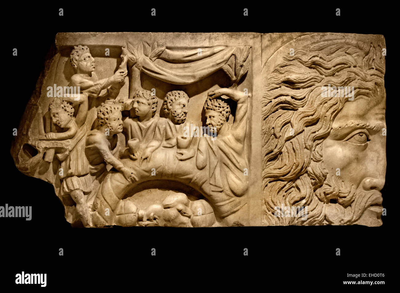 El Dios del Viento de socorro -cazadores disfrutar de un partido de caza con éxito (Comida) fragmento de sarcófago romano del siglo 3 D.C. Roma Foto de stock