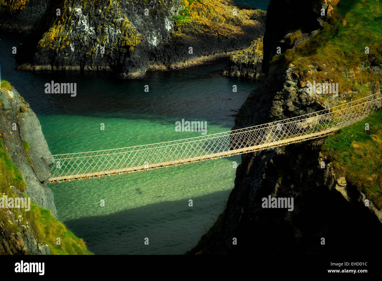 Carrick-A-Rede Rope Bridge. Irlanda del Norte Foto de stock