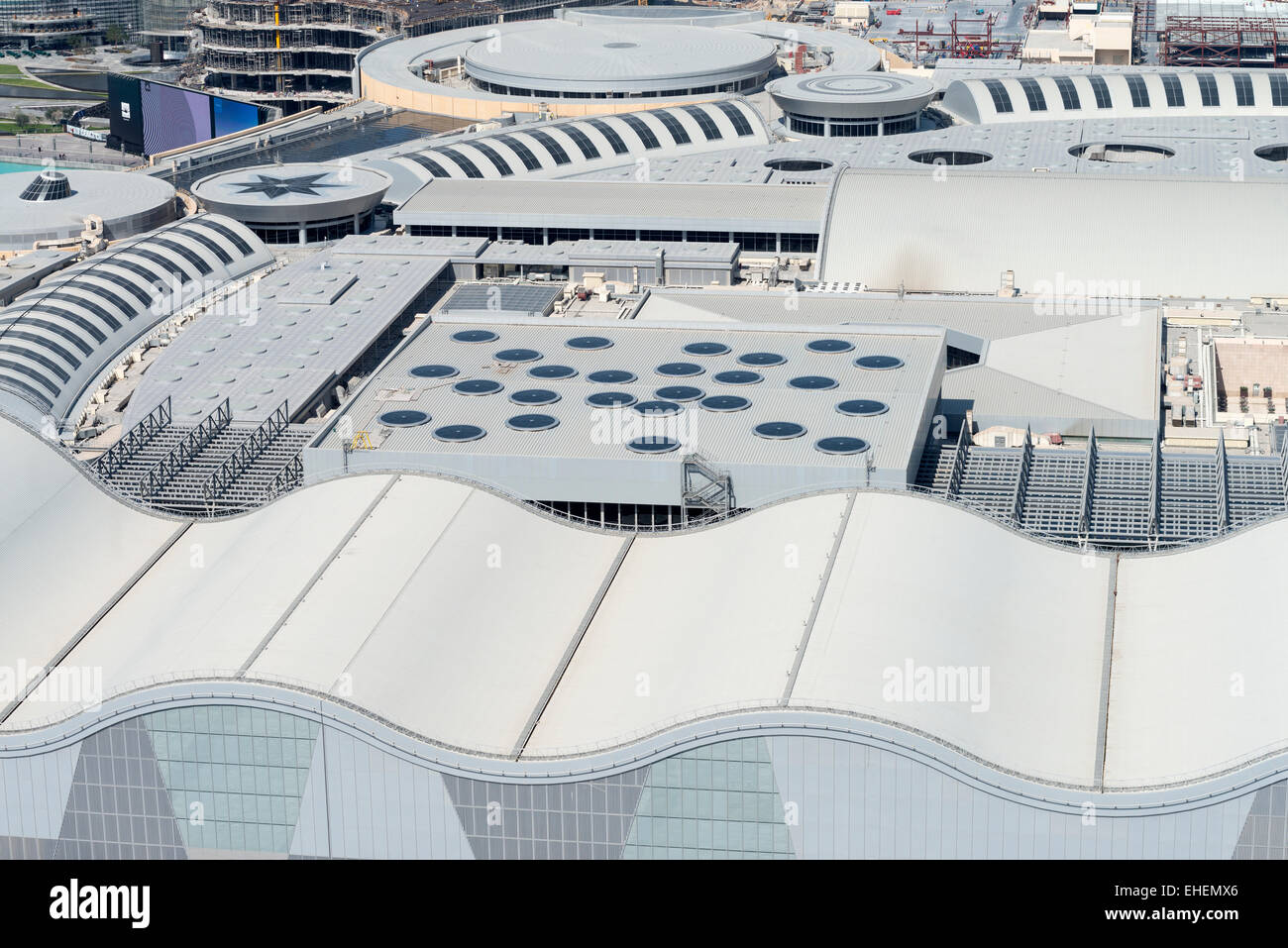 Vista del techo del centro comercial Dubai Mall en Dubai, Emiratos Árabes Unidos Foto de stock