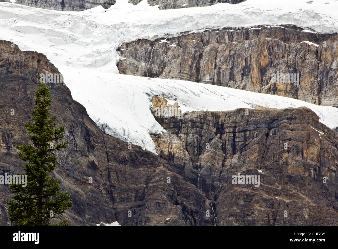 Formaciones de hielo en las montañas Rocosas canadienses Foto de stock