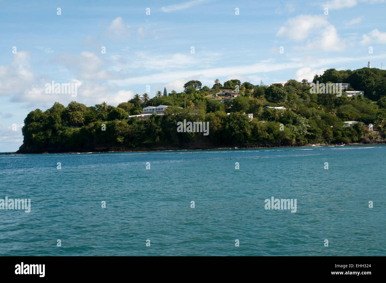 Santa Lucía es una de las Islas de Barlovento de las Antillas Menores con un clima tropical húmedo. Cubiertas de exuberante selva tropical de la isla. Foto de stock