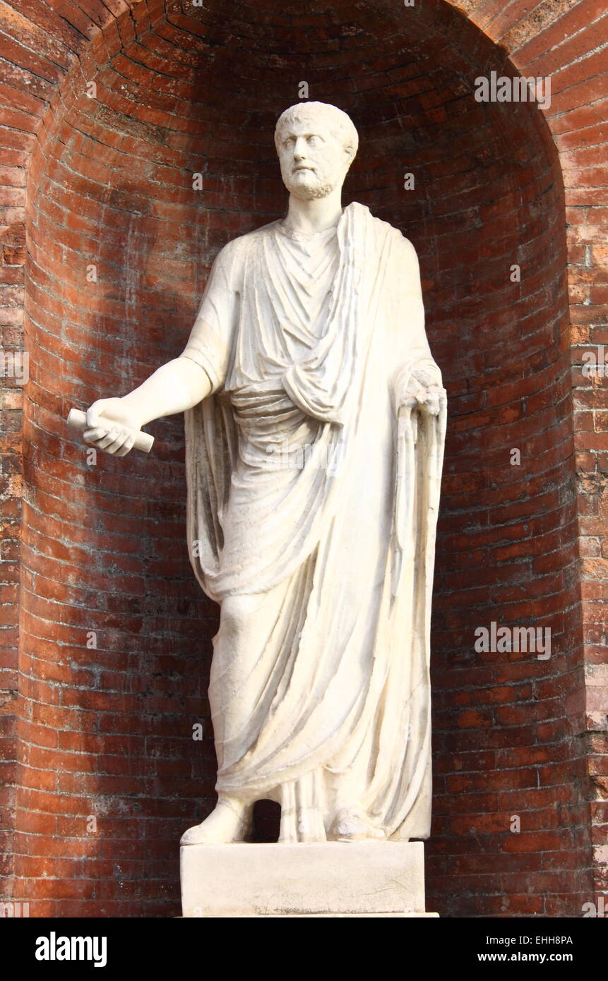 Estatua de un senador romano Foto de stock