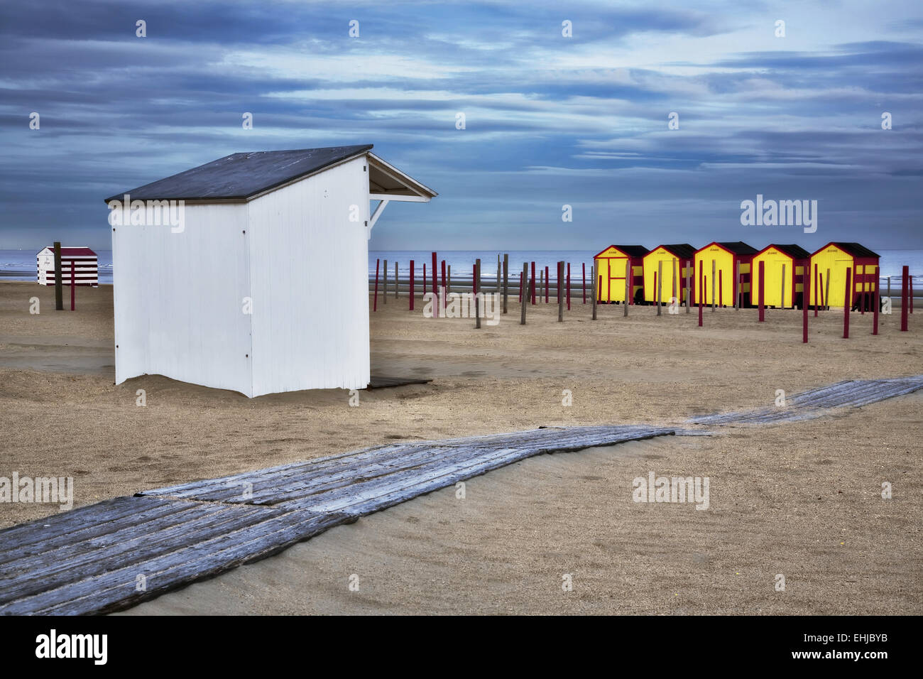 Cabañas de playa, De Panne, Flandes Occidental, Bélgica Foto de stock