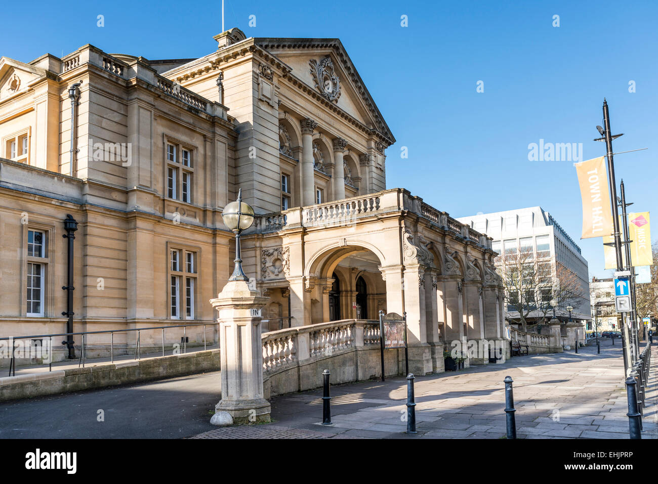 Cheltenham Town Hall es un lugar para eventos sociales y espectáculos y no la sede del municipio