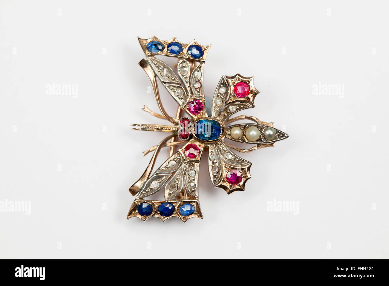 Diamante victoriano y joya broche de mariposa. Foto de stock