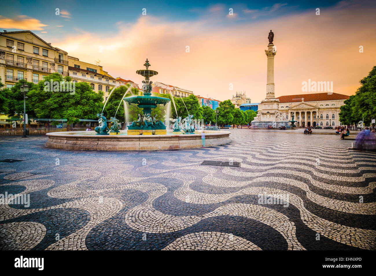 Lisboa, Portugal paisaje urbano en la Plaza Rossio. Foto de stock