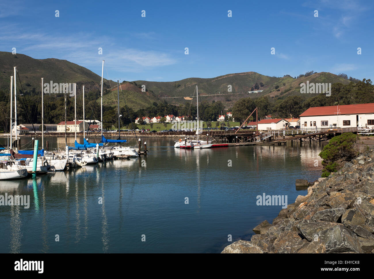 Veleros, acoplado, Travis Marina, de Horseshoe Bay, Fort Baker, Sausalito, Marin County, California, Estados Unidos Foto de stock