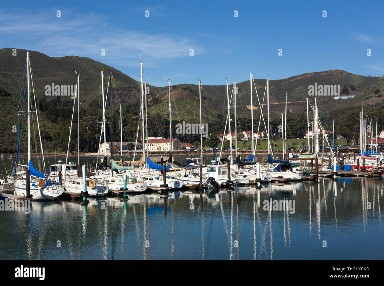 Veleros, acoplado, Travis Marina, de Horseshoe Bay, Fort Baker, Sausalito, Marin County, California, Estados Unidos Foto de stock