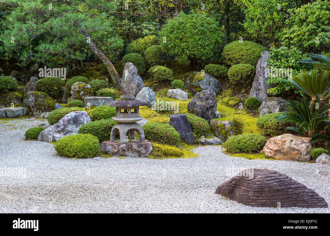 Chion-In, Japón, Asia, Kansai, Kyoto, Japón, Paisaje, Templo, arquitectura colorida, Caen, jardín, verde, linterna, naturaleza, Foto de stock