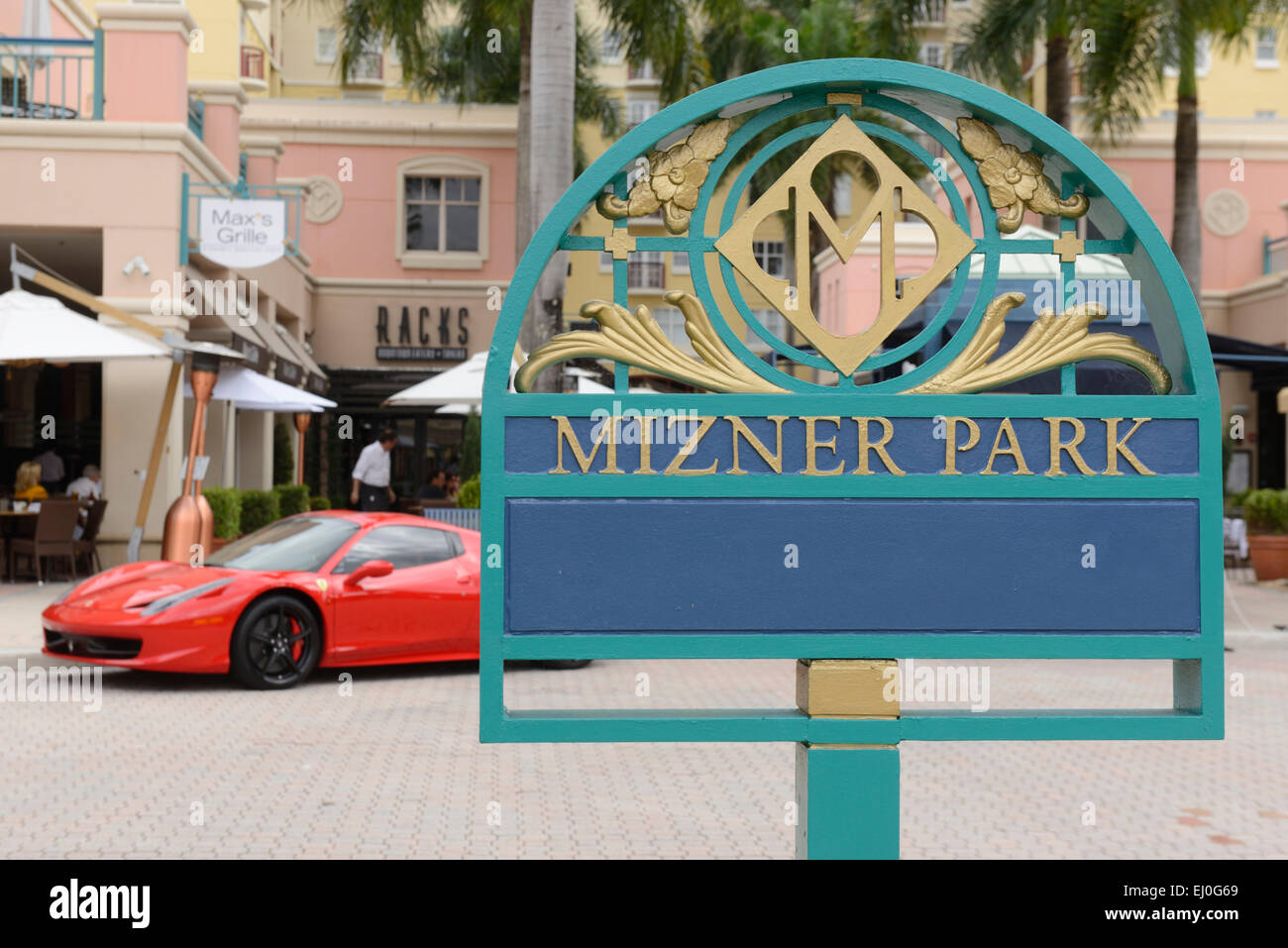 Estados Unidos, Florida, en el condado de Palm Beach, Boca Raton, Mizner Park Foto de stock