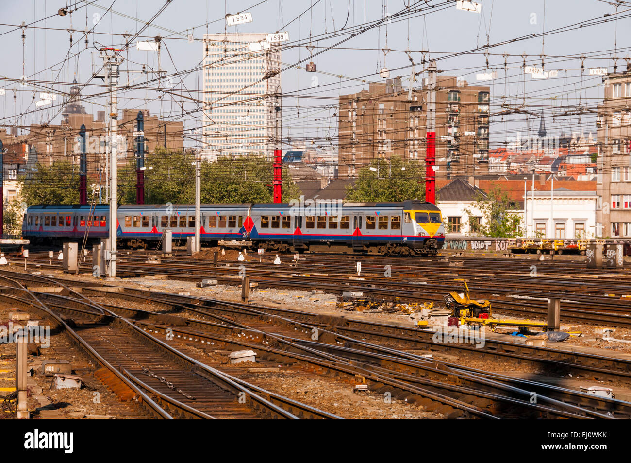 Rieles, tráfico, estación de ferrocarril, Midi, Bruselas, Bélgica, Europa Foto de stock