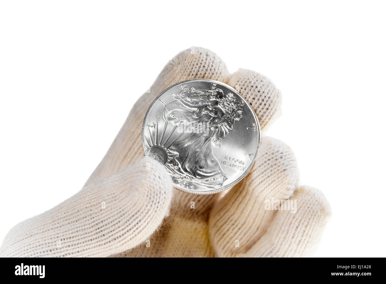 Los lingotes de plata de inversión Moneda, American Eagle en la mano con  guantes blancos aislado sobre fondo blanco Fotografía de stock - Alamy