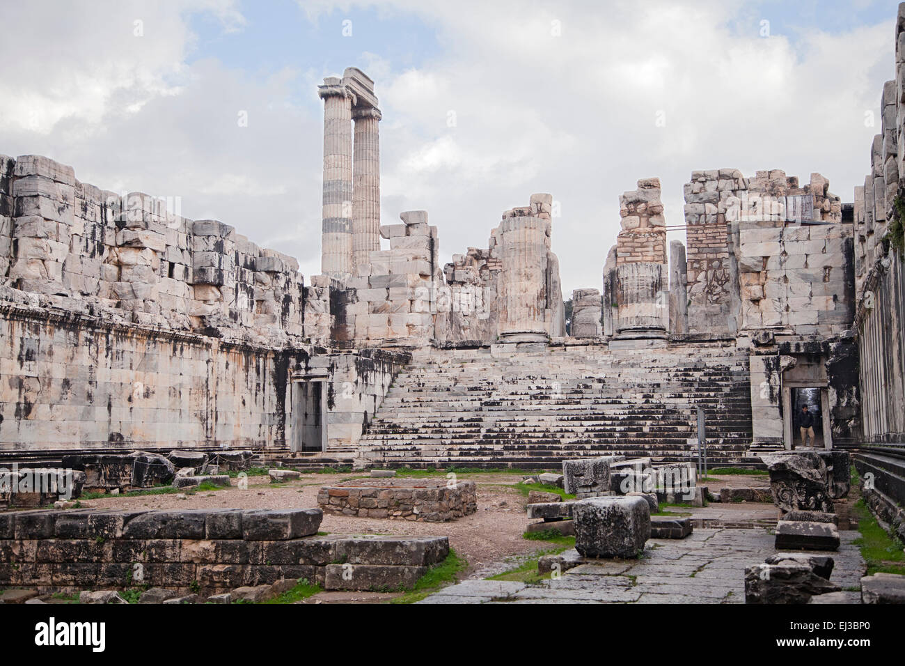 Ruinas del antiguo templo de Apolo en Didyma, Turquía Foto de stock