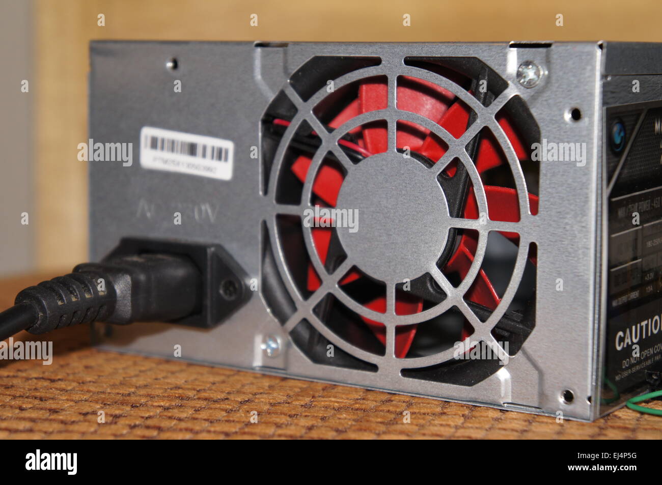 Ventilador de la fuente de alimentación ATX de PC Foto de stock
